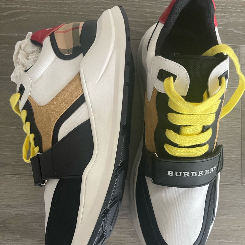Burberry men’s shoe 10.5